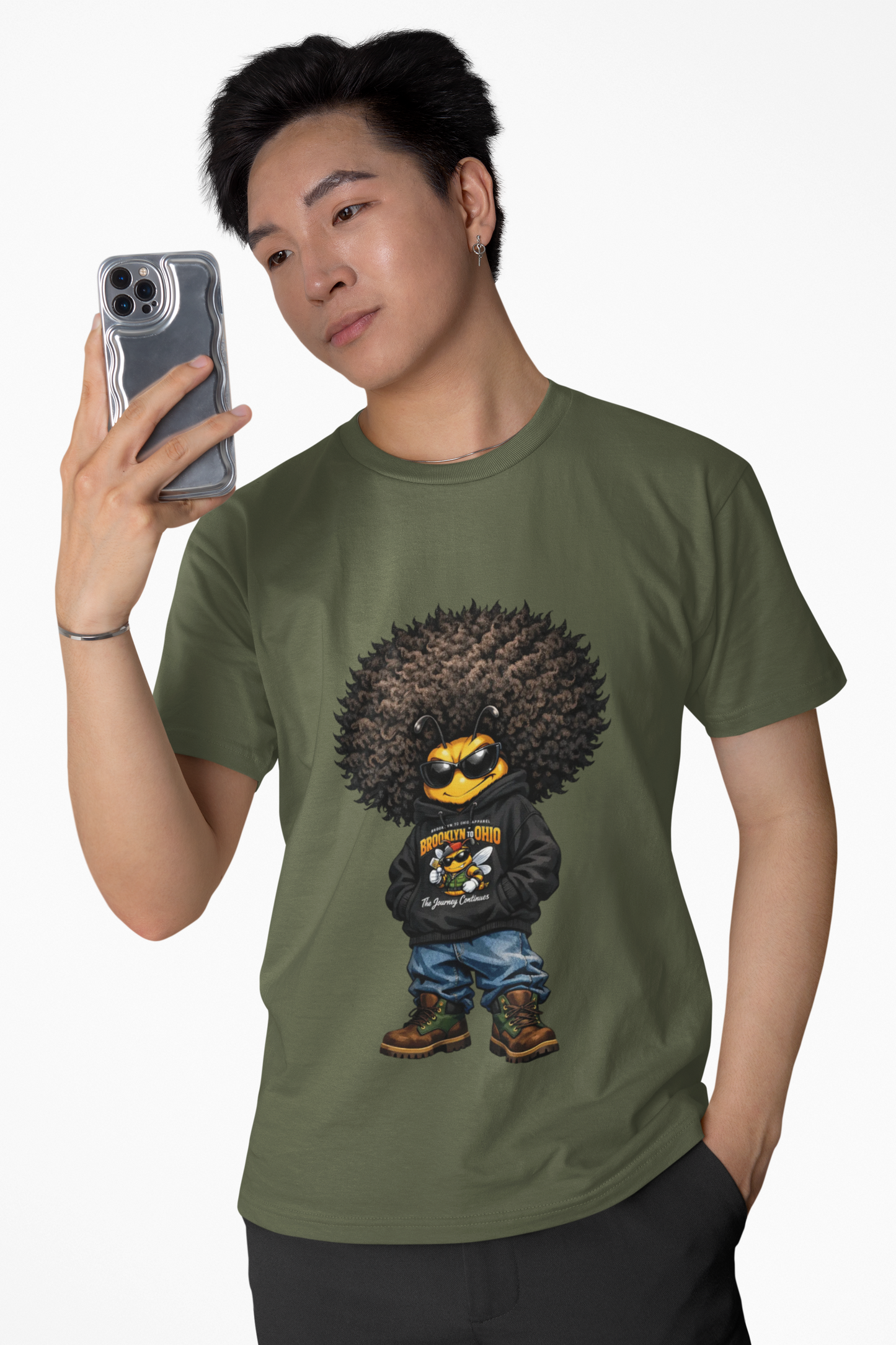 JBZ Guardian Bee Heritage Graphic T-Shirt | Brooklyn 2 Ohio Apparel